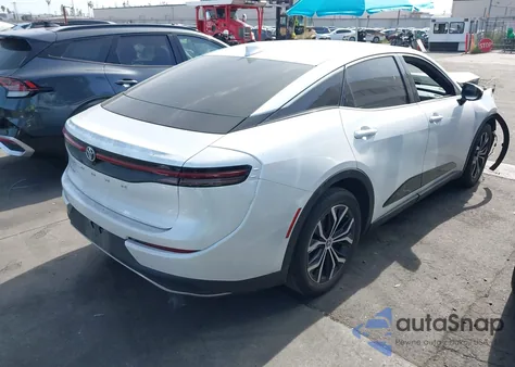 2024 Toyota Crown Xle z USA, uszkodzony, nr VIN JTDAAAAF0R3029293